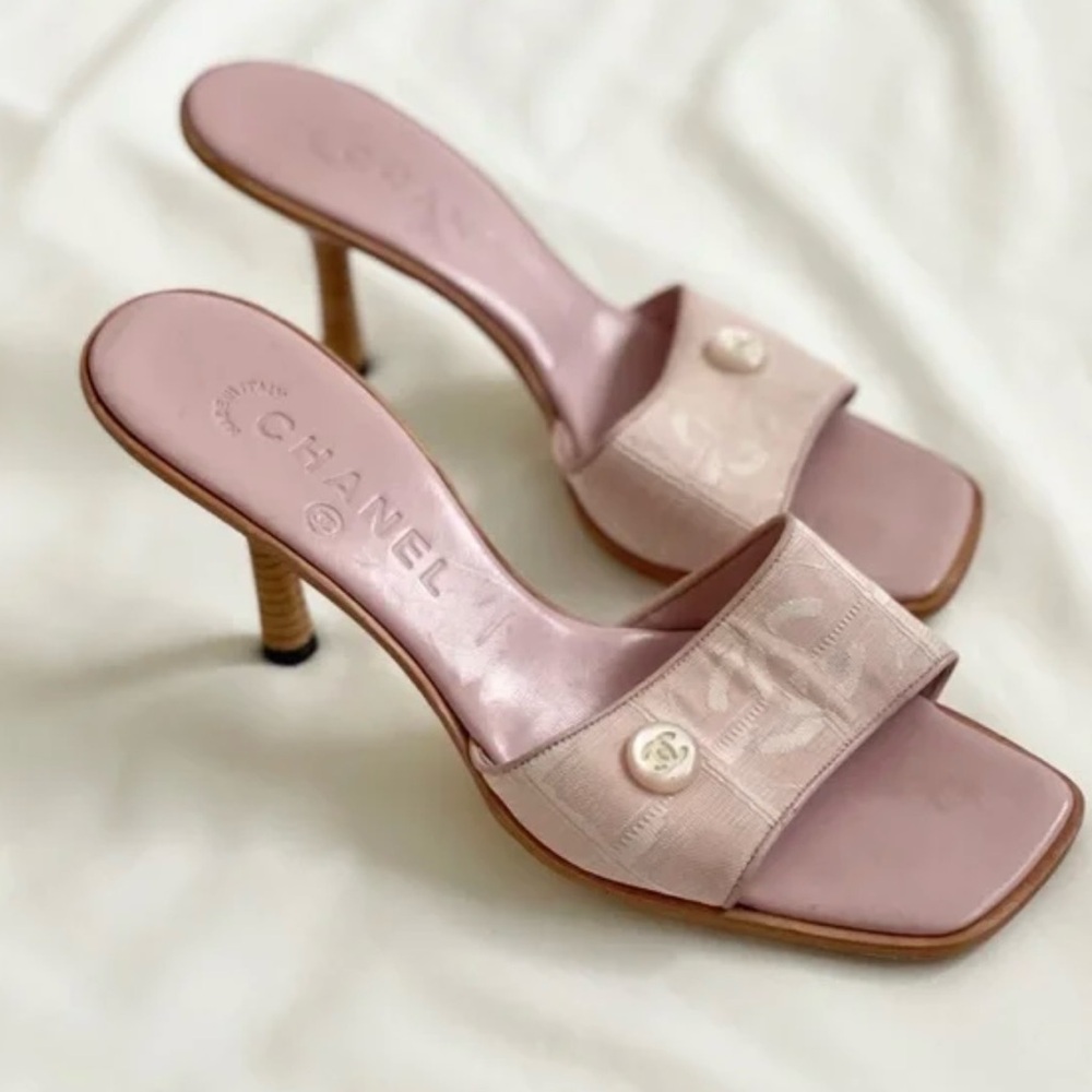 CHANEL Pink Stiletto Heels with Floral Embellishment
